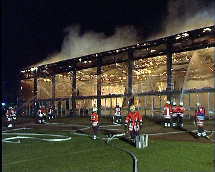 Halle auf dem BGS Gelände brennt nieder